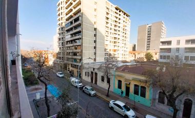 Tipo Mariposa, A Pasos De Barrio Italia, Metro. Arrendado