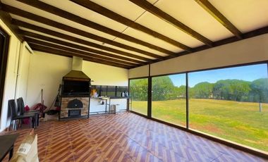 Hermosa parcela con áreas verdes y Piscina