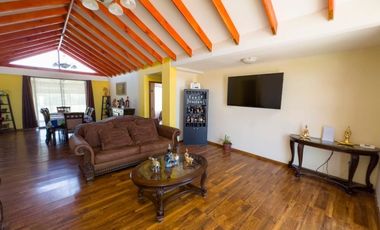 Hermosa parcela con áreas verdes y Piscina