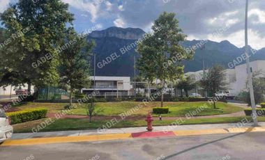 Casa en Renta puerta de hierro Linces Monterrey Nuevo León.