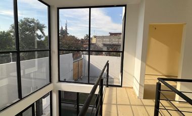 MODERNA CASA CON ALBERCA EN PRIVADA