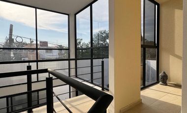 MODERNA CASA CON ALBERCA EN PRIVADA