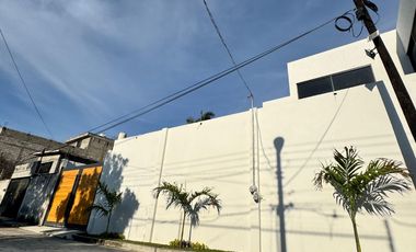 MODERNA CASA CON ALBERCA EN PRIVADA