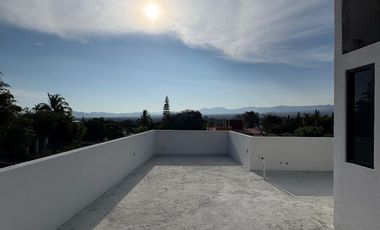MODERNA CASA CON ALBERCA EN PRIVADA