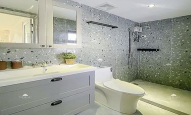 Multinational Village House for sale in Parañaque City at Multinational Village INCOME GENERATING!