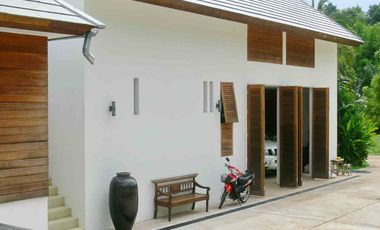 Luxury 5-Bedroom Villa on Impressive 25 Rai Oceanfront Plot