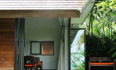 Luxury 5-Bedroom Villa on Impressive 25 Rai Oceanfront Plot
