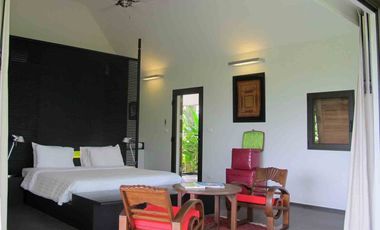 Luxury 5-Bedroom Villa on Impressive 25 Rai Oceanfront Plot