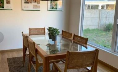 Hermosa casa en Condominio El Bayo $ 350.000----.