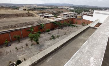terreno con construccion alquiler en montecristi