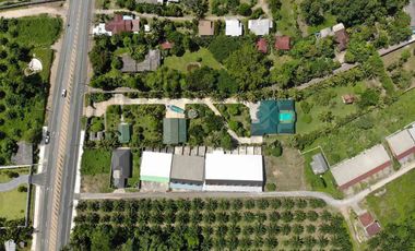 Four-Bedroom Villa Estate on 4.5 Rai Grounds
