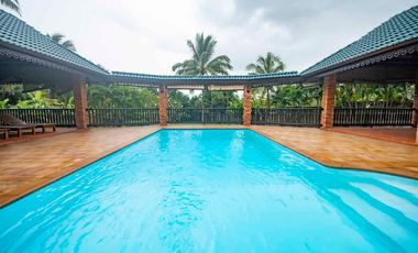 Four-Bedroom Villa Estate on 4.5 Rai Grounds