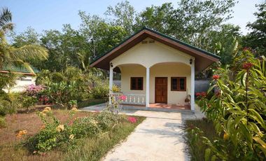 Four-Bedroom Villa Estate on 4.5 Rai Grounds