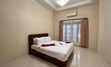 Four-Bedroom Villa Estate on 4.5 Rai Grounds