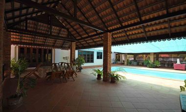Four-Bedroom Villa Estate on 4.5 Rai Grounds