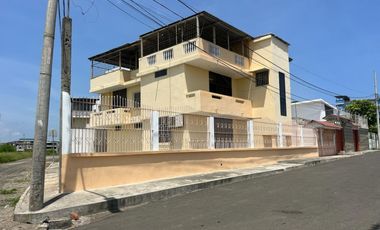 casa de venta en manta zona centro