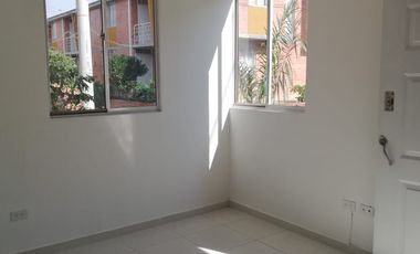 VENDO CASA EN  CONJUNTO GIRARDOT