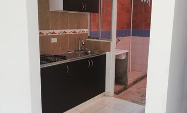 VENDO CASA EN  CONJUNTO GIRARDOT