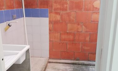 VENDO CASA EN  CONJUNTO GIRARDOT