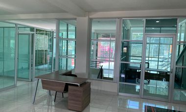 ESPECTACULAR OFICINA DE UN PISO COMPLETO EN RENTAA PRECIO INIGUALABLE
