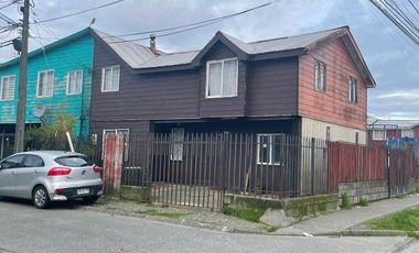Amplia casa esquina  3D/2B cuenta con local comercial
