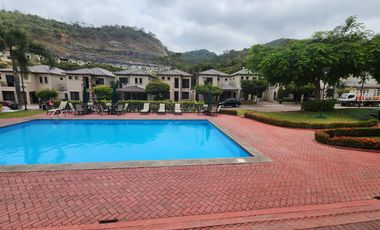 Via la Costa, Renta Linda Casa 3 dormitorios SIN MUEBLES
