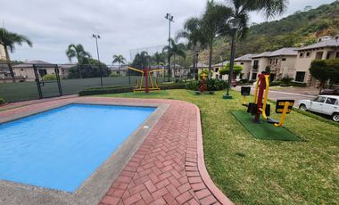 Via la Costa, Renta Linda Casa 3 dormitorios SIN MUEBLES