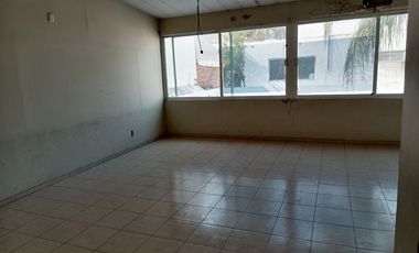 Casa en Venta Esquina en Jardines del Bosque con Excelente Ubicación