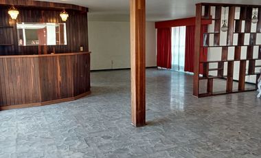 Casa en Venta Esquina en Jardines del Bosque con Excelente Ubicación