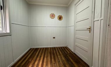 Casa en Venta en Algarrobo con Piscina y Gran Terreno