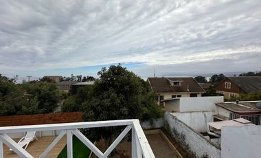 Casa en Venta en Algarrobo con Piscina y Gran Terreno