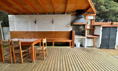 Casa en Venta en Algarrobo con Piscina y Gran Terreno