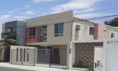 **En Venta Departamento 2 dormitorios Planta baja con Garaje y Piscina Salinas Ecuador**