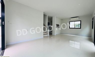 Twin house, Britannia Village, Kookot Station, Pathum Thani, near BTS Kookot
