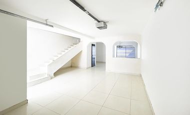 VENDO CASA DE DOS PISOS EN LA URBANIZACION ENRIQUE PUPO DE LA CIUDAD DE VALLEDUPAR