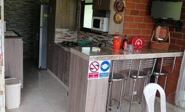 Casa campestre en venta, Santagueda, Palestina.