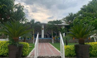 ¡Gran Oportunidad en Yautepec, Morelos!  Casa en Esquina con Amplias Amenidades y Excelente Ubicación