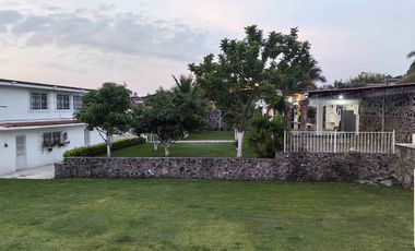 ¡Gran Oportunidad en Yautepec, Morelos!  Casa en Esquina con Amplias Amenidades y Excelente Ubicación