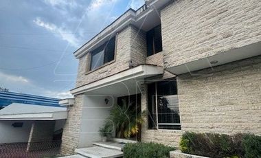 CASA USO DE SUELO MIXTO EN VENTA CERCA EXPO GUADALAJARA