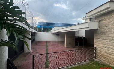 CASA USO DE SUELO MIXTO EN VENTA CERCA EXPO GUADALAJARA