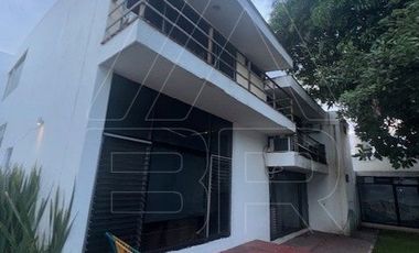 CASA USO DE SUELO MIXTO EN VENTA CERCA EXPO GUADALAJARA