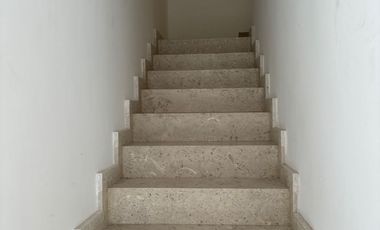 RENTA CASA AL NORTE EN PRIVADA