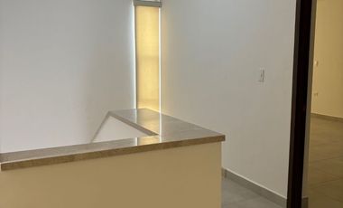 RENTA CASA AL NORTE EN PRIVADA