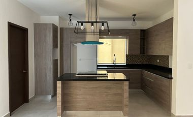 RENTA CASA AL NORTE EN PRIVADA