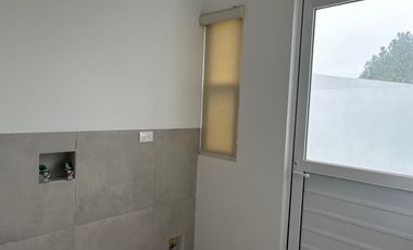 RENTA CASA AL NORTE EN PRIVADA