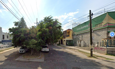 ¡Atención Inversionistas! ¡Excelente Casa oportunidad en San Pedro Tlaquepaque!