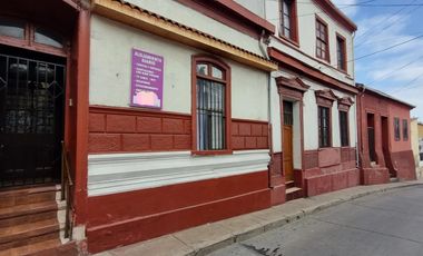 Se Vende Hostal en Centro de la Serena.