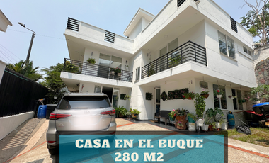 Amplia casa a la venta en el barrio Buque