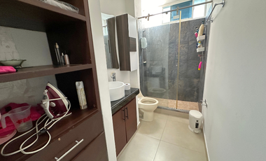 Amplia casa a la venta en el barrio Buque