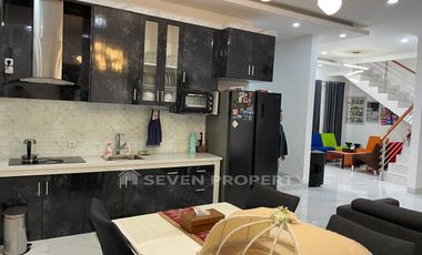 For Sale : Nice 2-Storey House Ready to Occupy Furnished SHM in Kota Wisata Cibubur Lt.187 m2 Lb.300 m2 P3.113.09.24 Pr hj